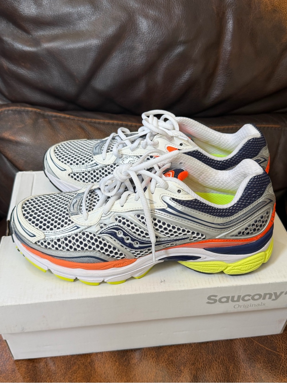 Saucony ProGrid Omni 9 Shoes Unisex Running Sneakers Mens 9.5 Women’s 11 New